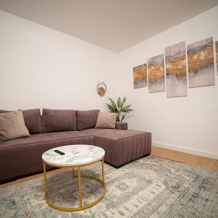 Coban Residence - A3 - Scandinavian Apartment Braşov Esterno foto