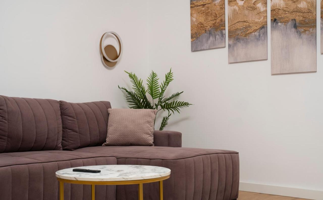 Coban Residence - A3 - Scandinavian Apartment Braşov Esterno foto